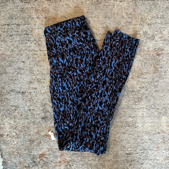 Lululemon Fast & Free 25” Leggings size 2 - Picture 3 of 6